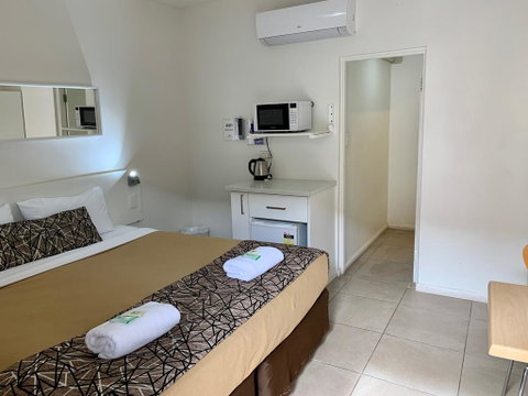 Surf Beach Motel Coffs - QLD Tourism 1