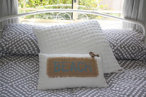 Surf Beach On Eric - Queensland Tourism 1