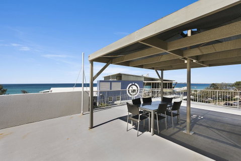Surfcomber On The Beach - QLD Tourism 1