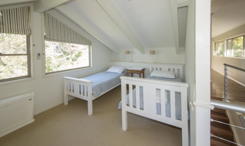 Surfers Ave Retreat Narrawallee - QLD Tourism 2