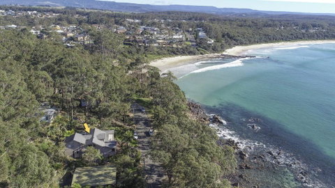 Surfers Ave Retreat Narrawallee - QLD Tourism 0