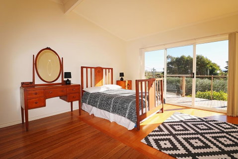 Surfside - QLD Tourism 3