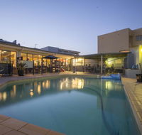 Sydney Beachouse YHA - QLD Tourism