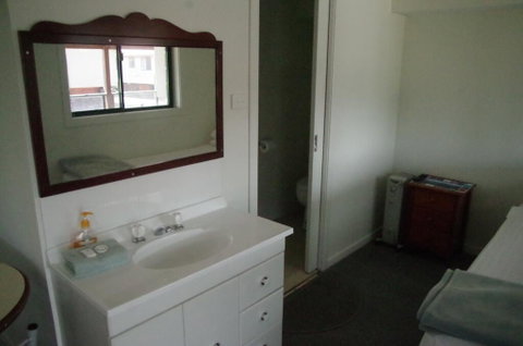 T's Resort & Motel - QLD Tourism 1