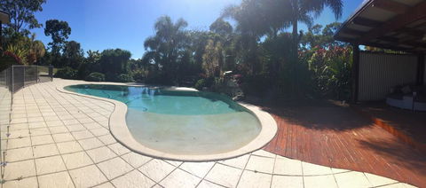 TAKURA HEIGHTS Modern Country Apartment With Pool Access - Queensland Tourism 1