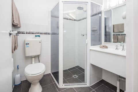 Tally Ho Motor Inn - Queensland Tourism 3