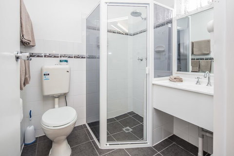 Tally Ho Motor Inn - Queensland Tourism 3