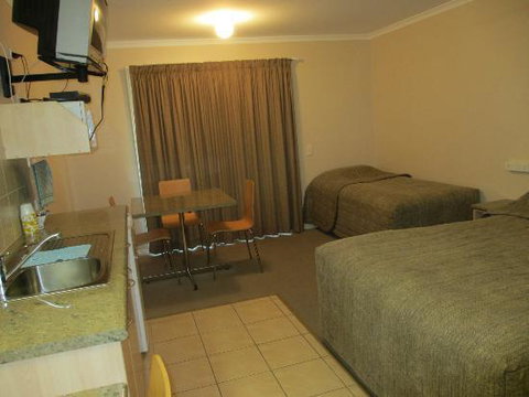 Tambo Mill Motel & Caravan Park - QLD Tourism 3