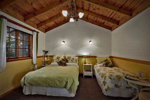 Tamborine Mountain Bed And Breakfast - QLD Tourism 1