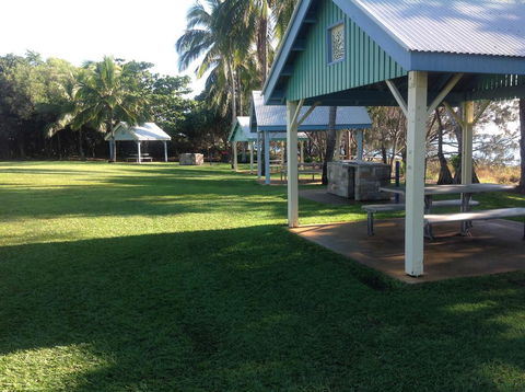 Tannum Sands Hotel / Motel - QLD Tourism 0