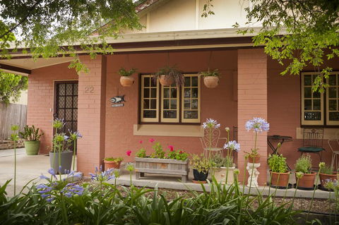 Taree Apartment - Queensland Tourism 1