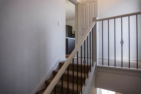 Tasha's Apartments On Kerry - QLD Tourism 3