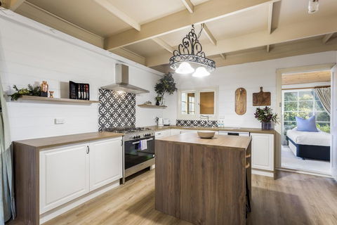 Tasmania Frankford Road - Queensland Tourism 1