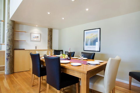 Tathra Beach House Holiday Apartments - QLD Tourism 2