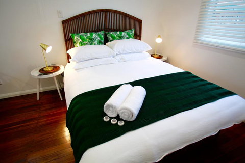 Tea Gardens Hotel - QLD Tourism 0