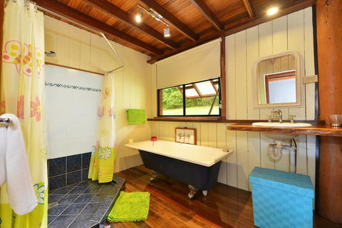 Tea Tree Cottage - Queensland Tourism 3