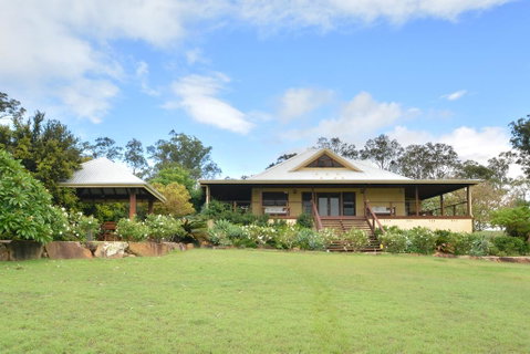 Tellace Wines Homestead - QLD Tourism 0
