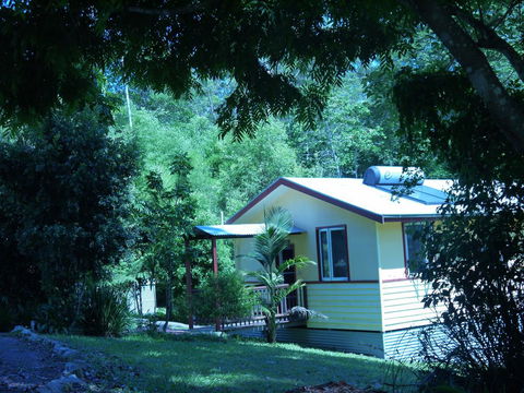 Teretre Cabins Nimbin - QLD Tourism 1