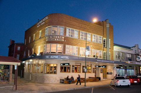 The Alpine Hotel - QLD Tourism 0