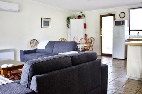 The Apartment - Moyston - QLD Tourism 0