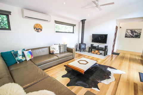 The Base One - Queensland Tourism 2