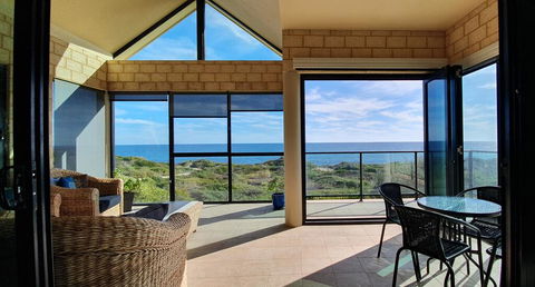 The Beach House - Port Bouvard - Queensland Tourism 0