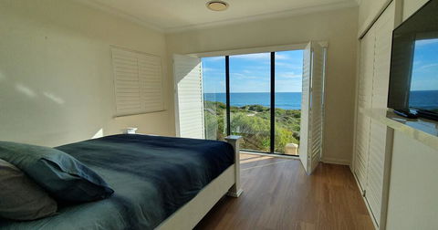 The Beach House - Port Bouvard - Queensland Tourism 2