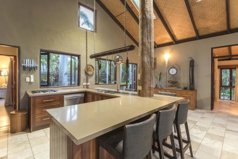The Beach House On Newell - QLD Tourism 3