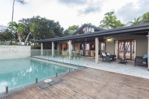 The Beach House On Newell - Queensland Tourism 2