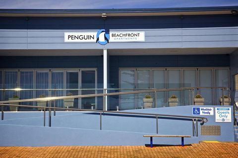 Penguin Beachfront Apartments - Queensland Tourism 17