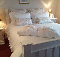 Ellie's Cottages - QLD Tourism