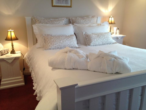 Ellie\'s Cottages - QLD Tourism 0