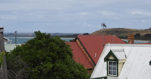 Ellie\'s Cottages - QLD Tourism 4