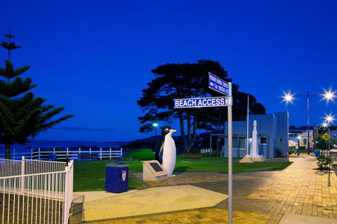 Penguin Waterfront Escape - Queensland Tourism 2