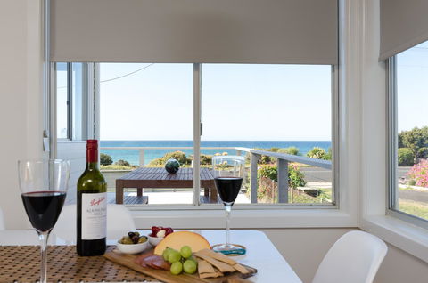 Penguin Beach House - Queensland Tourism 10