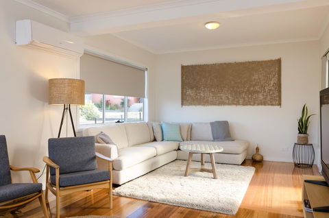 Penguin Beach House - Queensland Tourism 14