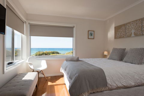 Penguin Beach House - Queensland Tourism 0