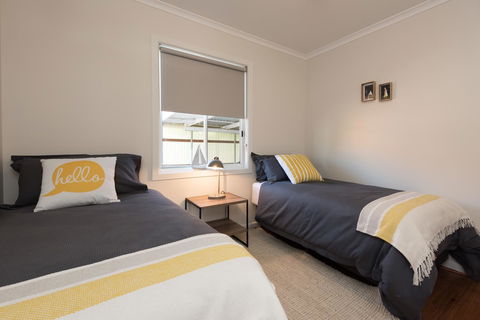 Penguin Beach House - Queensland Tourism 4