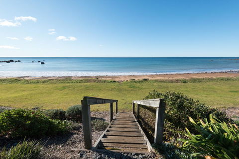 Penguin Beach House - Queensland Tourism 19