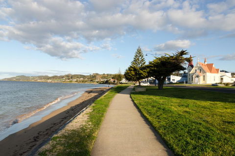 Penguin Beach House - Queensland Tourism 17