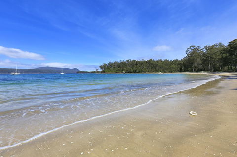 Stewarts Bay Lodge - QLD Tourism 13