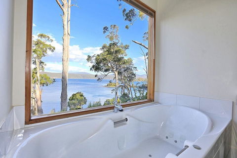 Stewarts Bay Lodge - QLD Tourism 14