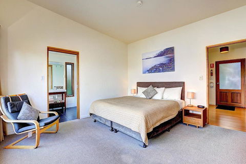 Stewarts Bay Lodge - QLD Tourism 36