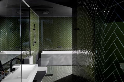 Moss Hotel - QLD Tourism 12