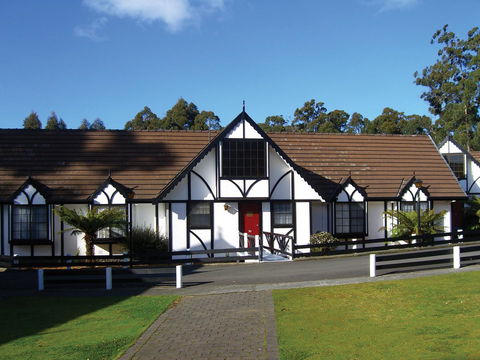 The Fox And Hounds Historic Hotel - QLD Tourism 0