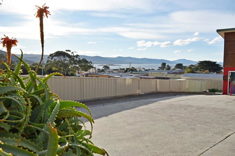 Bicheno Backpackers - Queensland Tourism 24