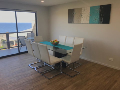 Self Contained Beach View Apartment - Queensland Tourism 3