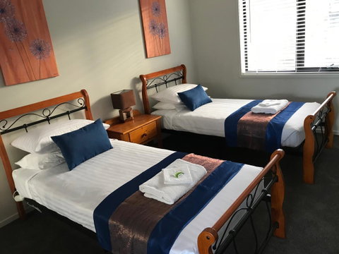 Self Contained Beach View Apartment - Queensland Tourism 12