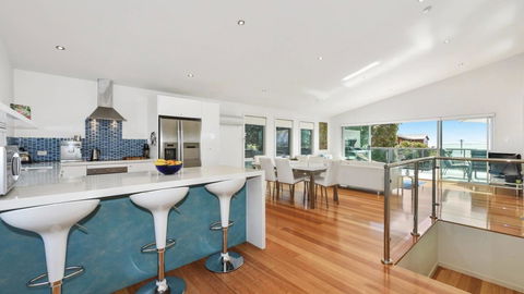 Seas The Day - Seaside Getaway - Queensland Tourism 5