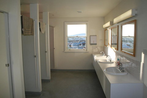 Arthouse Hostel - Queensland Tourism 35